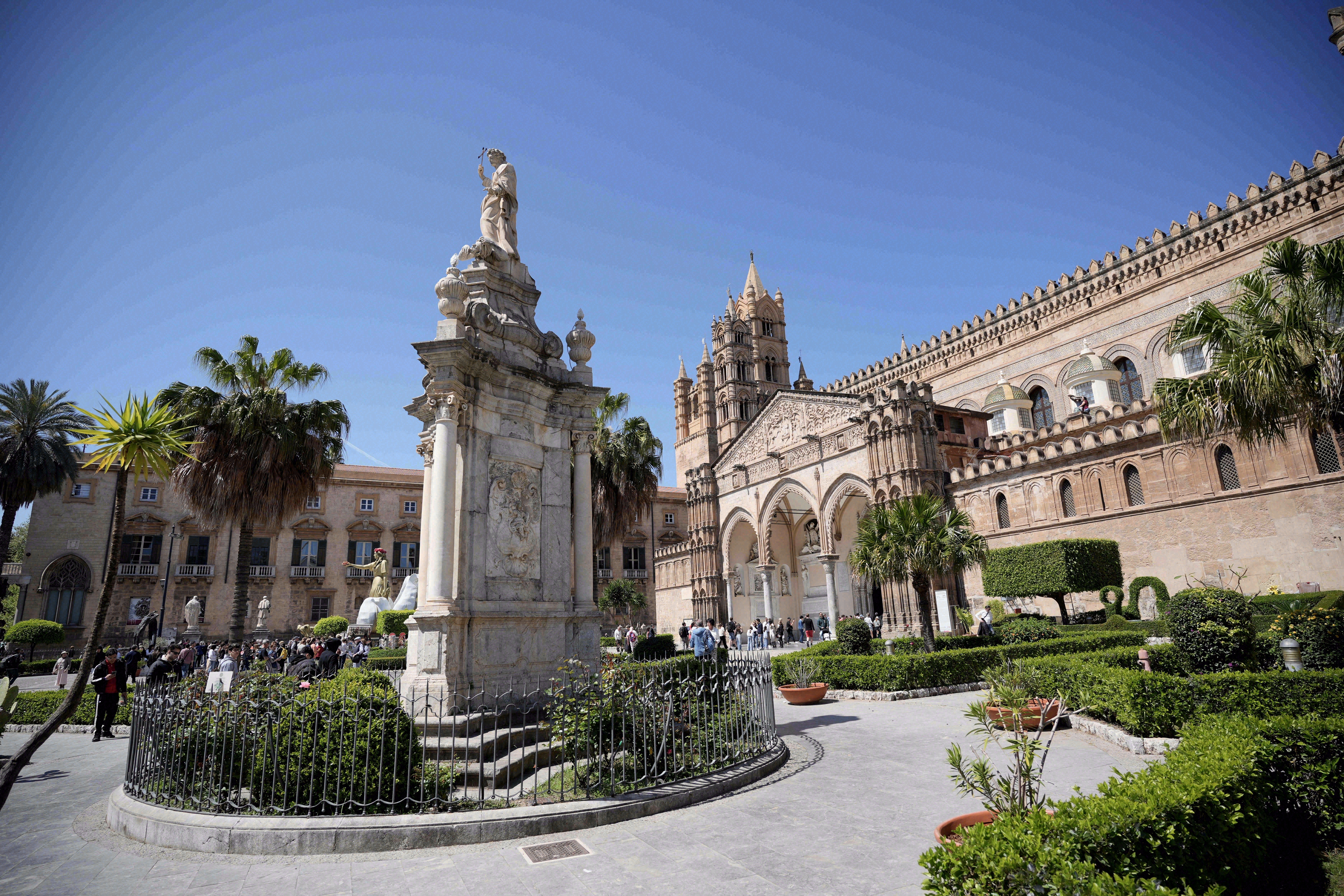 Katedralen i Palermo, kun få minutter fra havnen, inden turen med GNV går natten over til Tunis.